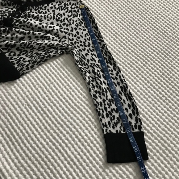 Animal Print Express Cardigan cheetah leopard - Picture 6 of 7